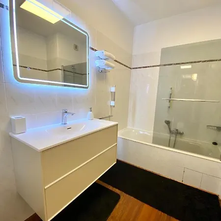 Apartment Grand T2 Standing Proche Centre Et Plages Vue Panoramique Parking Prive