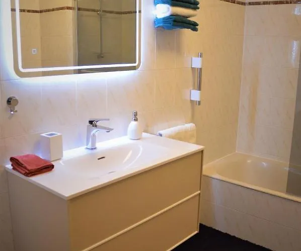 Grand T2 Standing Proche Centre Et Plages Vue Panoramique Parking Prive Lejlighed Ajaccio (Corsica)