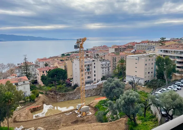 Grand T2 Standing Proche Centre Et Plages Vue Panoramique Parking Prive