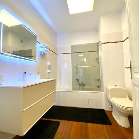 Apartment Grand T2 Standing Proche Centre Et Plages Vue Panoramique Parking Prive *