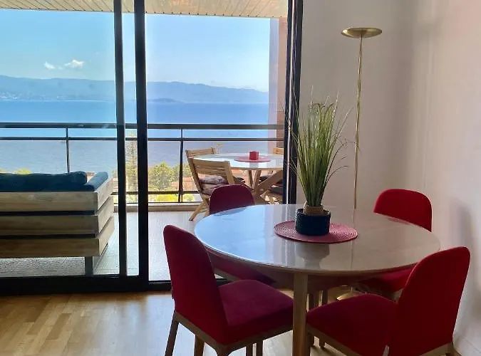 Grand T2 Standing Proche Centre Et Plages Vue Panoramique Parking Prive