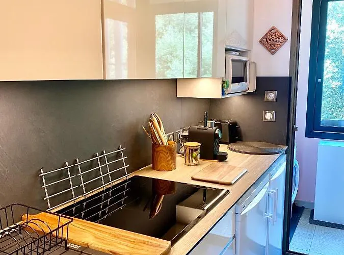 Grand T2 Standing Proche Centre Et Plages Vue Panoramique Parking Prive * Ajaccio (Corsica)