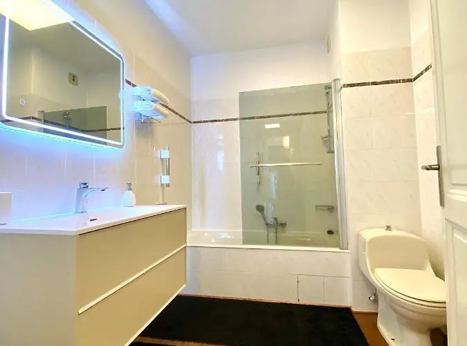 Apartment Grand T2 Standing Proche Centre Et Plages Vue Panoramique Parking Prive *